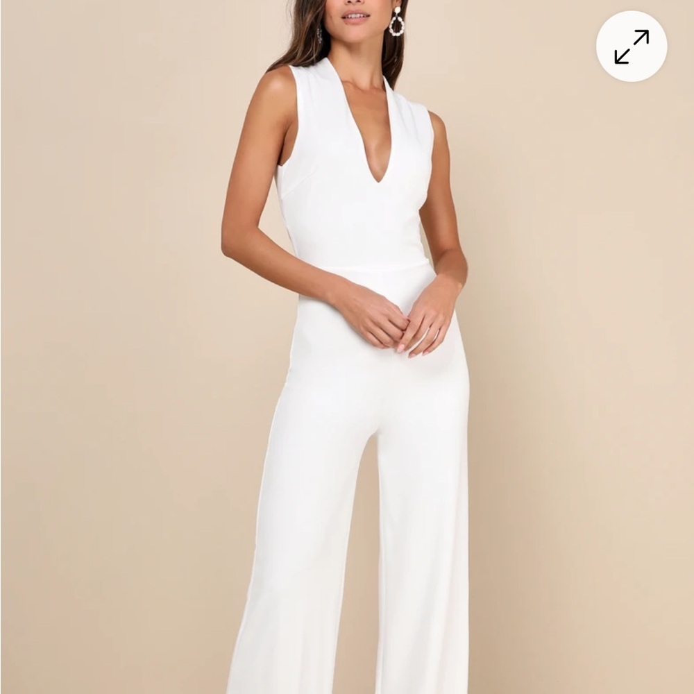Lulu's Chic White V-Neck Jumpsuit